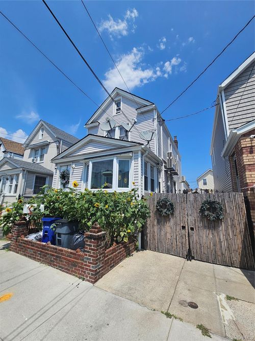 10745 123rd Street, New York, NY, 11419 | Card Image