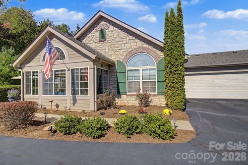47 Outlook Cir, Swannanoa, NC, 28778-9233 | Card Image