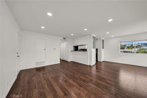 728 5th St, Hermosa Beach, CA, 90254-4748 | Card Image