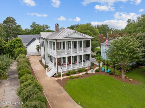 203 Vandemere St, Oriental, NC, 28571-9385 | Card Image