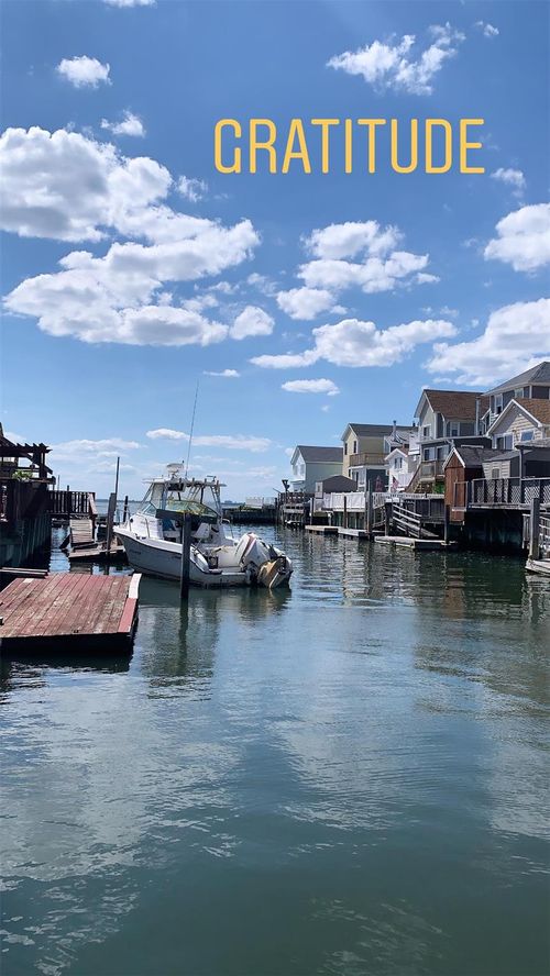 33 W 13th Rd, Broad Channel, NY, 11693-1101 | Card Image