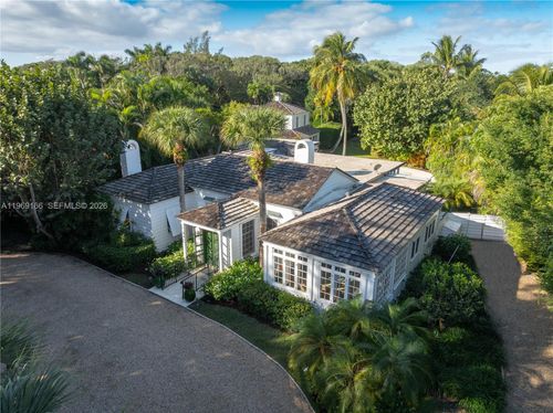 200 S Beach Rd, Jupiter Island, FL, 33455-2507 | Card Image