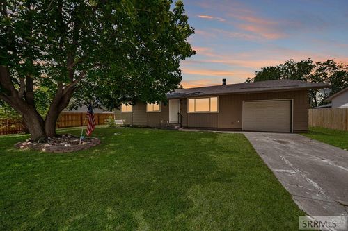 365 Bob O Link Dr, Idaho Falls, ID, 83401-3856 | Card Image