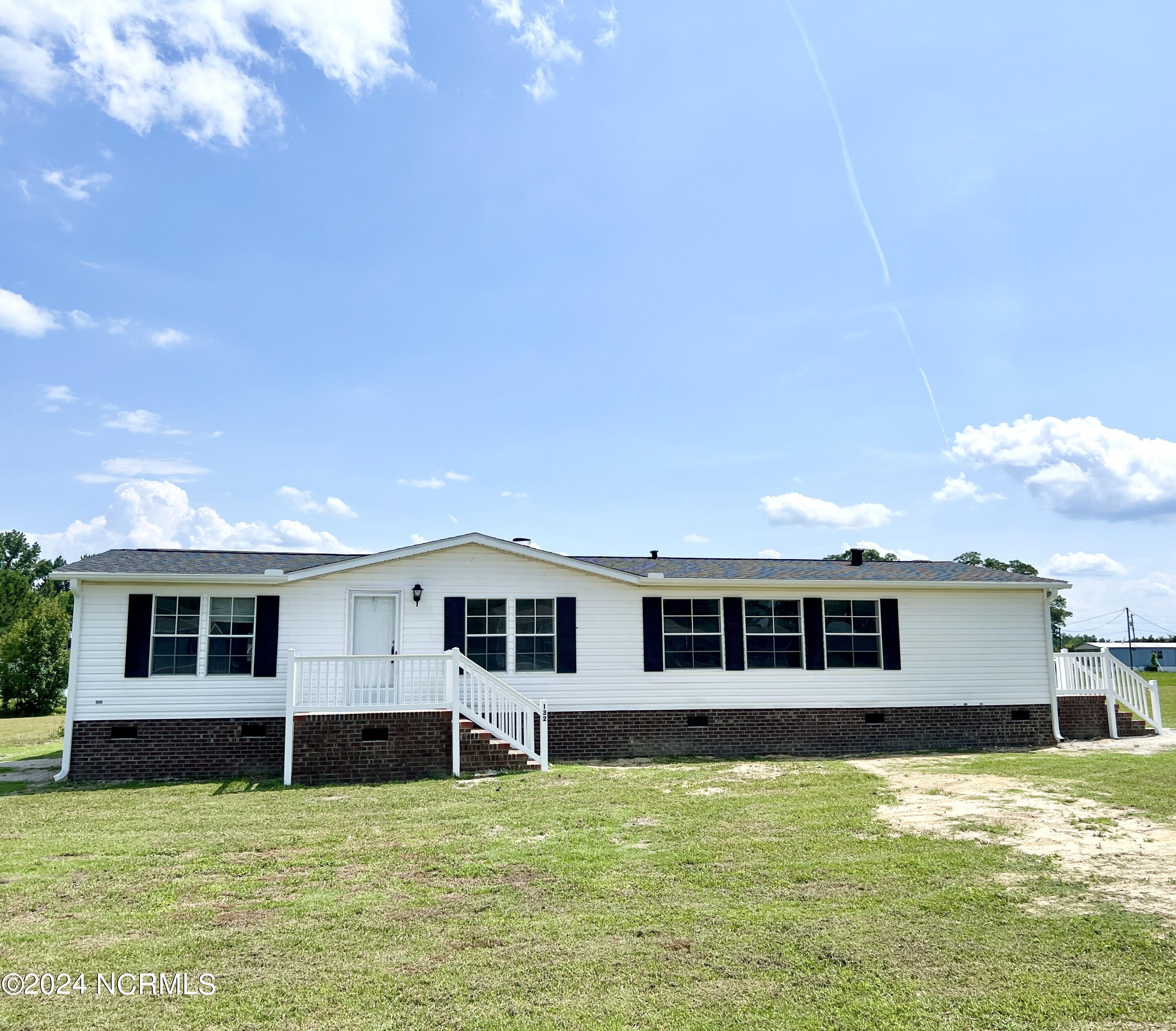 Armstrong Rd, Whitakers, NC 27891
