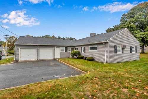 10-10 Greenwood Ter, Chicopee, MA, 01022-1115 | Card Image