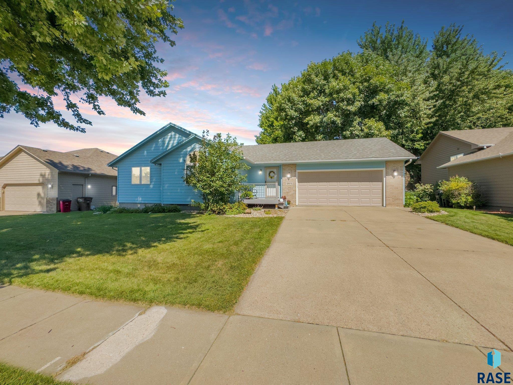 Brennan Dr, Sioux Falls, SD 57110