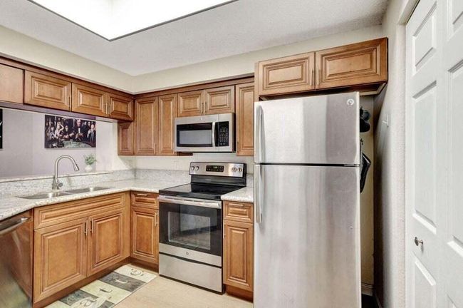 APT-105 - 2728 Anzio Ct, Condo with 2 bedrooms, 1 bathrooms and null parking in Palm Beach Gardens FL | Image 20