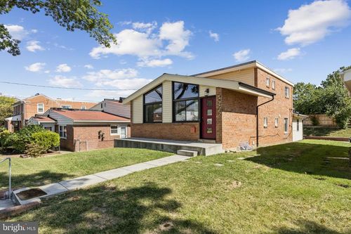 7435 8th St Nw, WASHINGTON, DC, 20012-1811 | Card Image