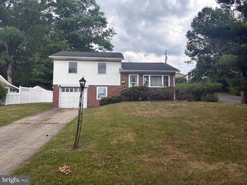 2335 W Norwegian St, POTTSVILLE, PA, 17901-1810 | Card Image