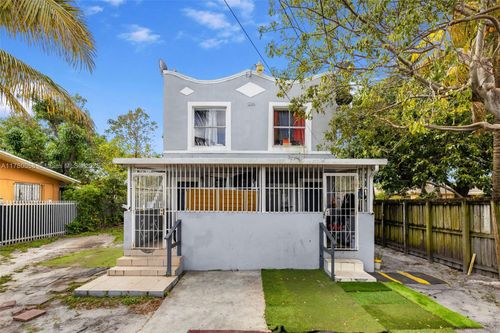 1236 Nw 28th St, Miami, FL, 33142-6649 | Card Image