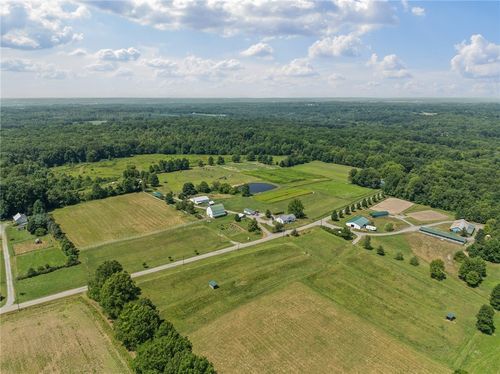 206 Lee Rd, Grove City, PA, 16127-3232 | Card Image