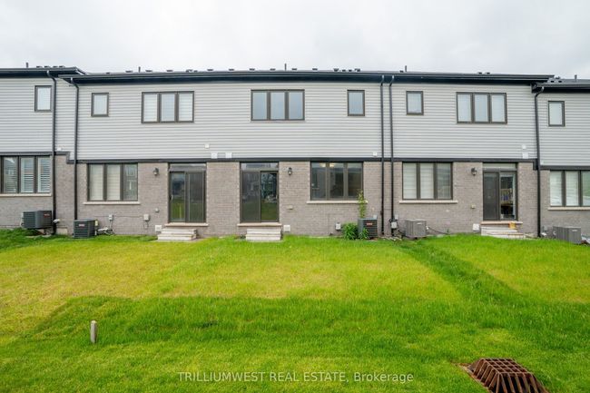 377 Dolman St, House attached with 3 bedrooms, 3 bathrooms and 2 parking in Breslau ON | Image 32