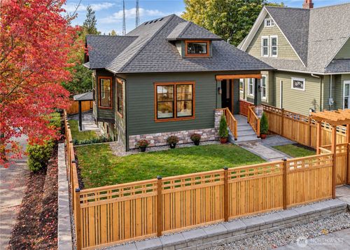 1403 31st Ave, Seattle, WA, 98122-3221 | Card Image