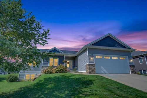 1024 Peterson Dr, STOUGHTON, WI, 53589-9102 | Card Image