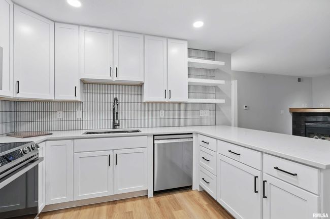 UNIT-203 - 209 E Price St, Condo with 2 bedrooms, 2 bathrooms and null parking in Eldridge IA | Image 10