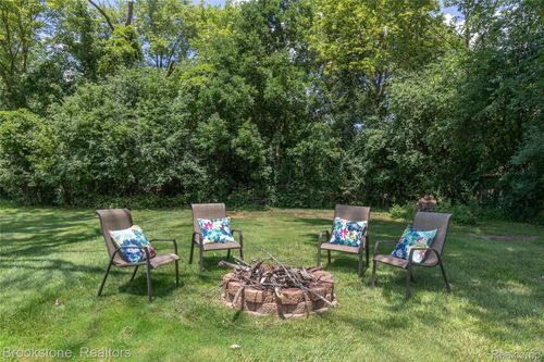 871 Vanderpool Dr, Troy, MI, 48083-5155 | Card Image