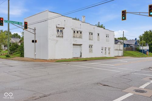 640 S Miller St, Shelbyville, IN, 46176-1932 | Card Image