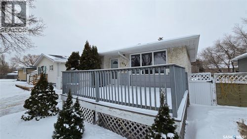 854 Broad St N, Regina, SK, S4R5Z1 | Card Image