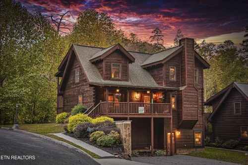3322 Covered Bridge Way, Sevierville, TN, 37862-7456 | Card Image
