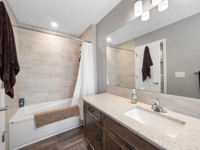 12 Yorkstone Heath Sw, Home with 4 bedrooms, 2 bathrooms and 4 parking in Calgary AB | Image 25