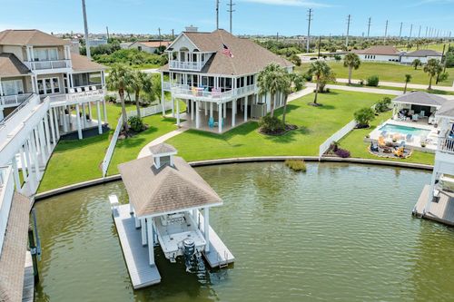 3635 Cove Ln, Galveston, TX, 77554-6433 | Card Image