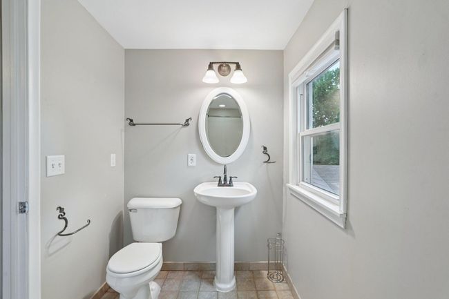 34-web-or-mls-Lombardy Ln-S0107-034.jpg | Image 23