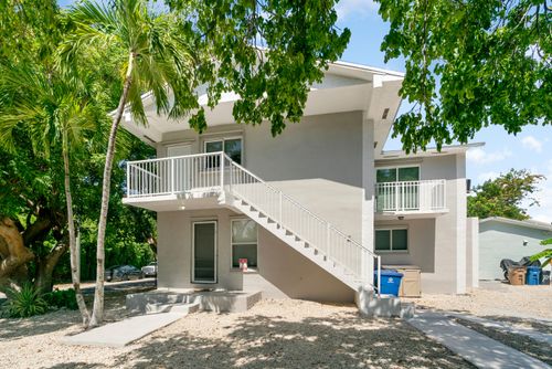 102 Harry Harris Dr, Tavernier, FL, 33070-2936 | Card Image