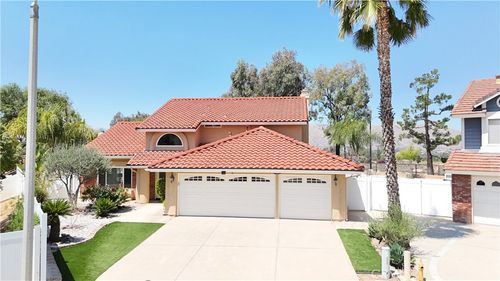 24261 Eagle Valley Cir, Moreno Valley, CA, 92557-3040 | Card Image