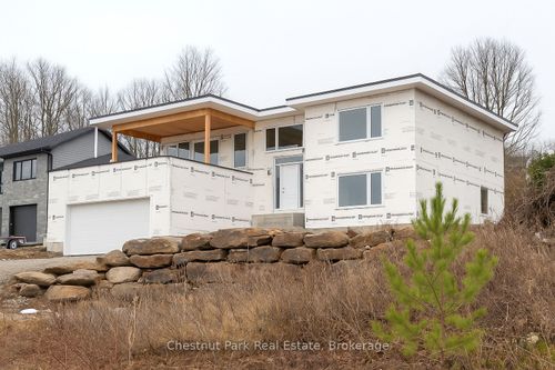 452 Surrey Dr, North Bay, ON, P1C1E5 | Card Image