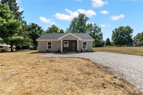8440 Mapleford St Sw, Navarre, OH, 44662-9603 | Card Image