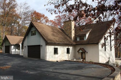 2241 Earl View Dr, Harrisburg, PA, 17112-9504 | Card Image