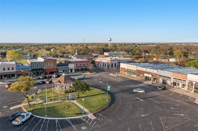 14159 Marion Downs Trl, House other with 4 bedrooms, 3 bathrooms and null parking in Pilot Point TX | Image 8