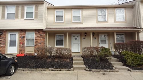 687 W Jackson St, Painesville, OH, 44077-2536 | Card Image