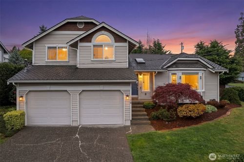 7918 115th Ave Se, Newcastle, WA, 98056-1631 | Card Image