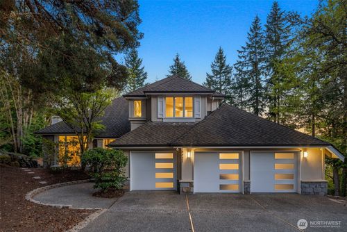 19221 Se 25th St, Sammamish, WA, 98075-7491 | Card Image