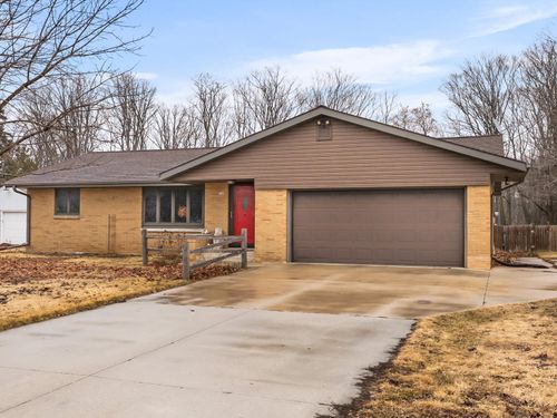 726 S State St, Mishicot, WI, 54228-9690 | Card Image