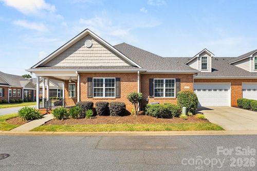 8379 Glacier Dr, Denver, NC, 28037-8994 | Card Image
