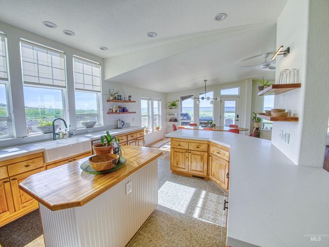 1077 E 200 N, Home with 3 bedrooms, 2 bathrooms and null parking in Fairfield ID | Image 8