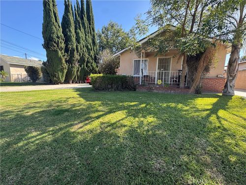 9224 Walnut St, Bellflower, CA, 90706-5642 | Card Image