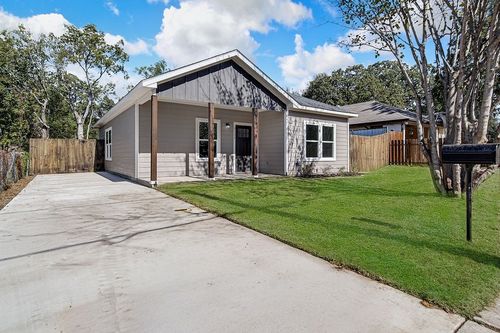 5816 Montague St, Fort Worth, TX, 76119-4327 | Card Image