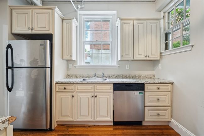 APT-1 - 20 Marshal St, Condo with 1 bedrooms, 1 bathrooms and 1 parking in Brookline MA | Image 6