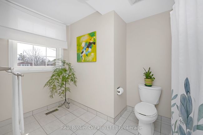 2013 Windy Oaks Dr, House other with 5 bedrooms, 4 bathrooms and 4 parking in Burlington ON | Image 22