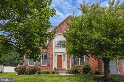 105 Ticonderoga Dr, KEARNEYSVILLE, WV, 25430-2861 | Card Image