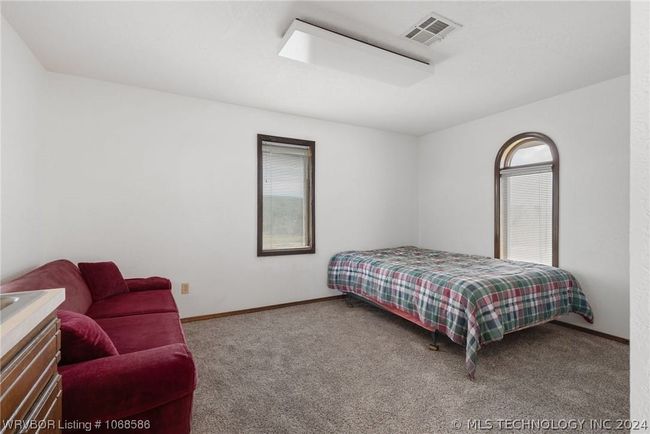 40079 E County Road 1315, House other with 3 bedrooms, 4 bathrooms and null parking in McCurtain OK | Image 25
