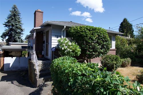 3216 20th Ave S, Seattle, WA, 98144-6422 | Card Image