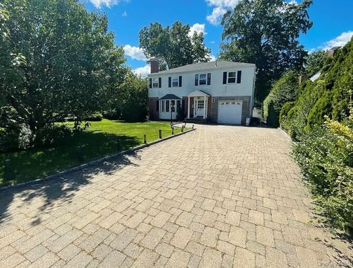 106 New Wilmot Rd, Scarsdale, NY, 10583-6132 | Card Image