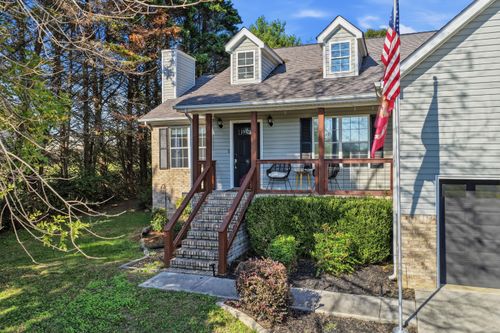 1767 Breeze Dr, Soddy Daisy, TN, 37379-9521 | Card Image