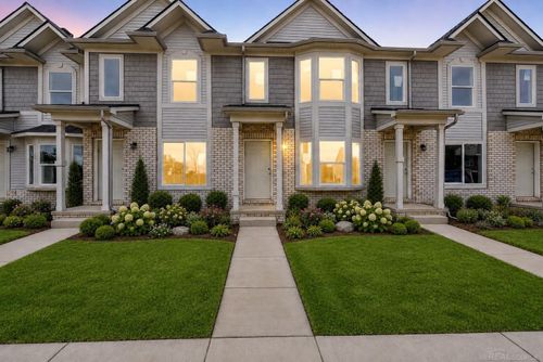 35300 Brittany Dr, New Baltimore, MI, 48047-4395 | Card Image