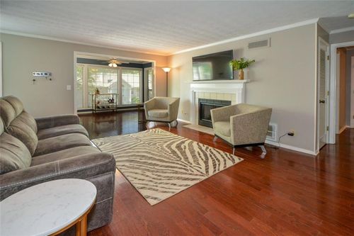 1602 Gettysburg Pl, Sandy Springs, GA, 30350-3043 | Card Image