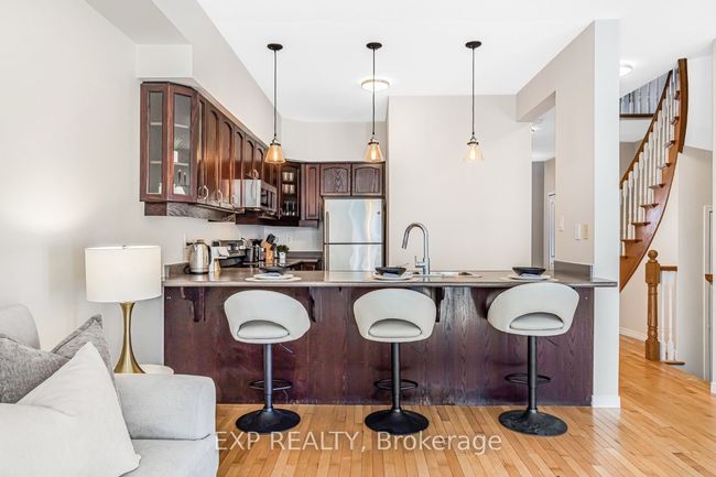 10 - 81 Valridge Dr, Condo with 3 bedrooms, 2 bathrooms and 1 parking in Ancaster ON | Image 6